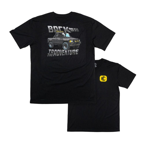 CAMISETA - BACK TO THE ADVENTURE - NEGRO - KC HILITES